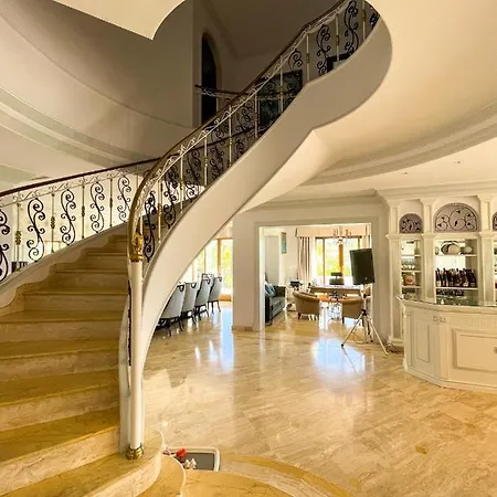 Rancho Paraiso Villa Estepona